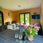 Holiday home Osada Skoczkowo Komfortowe Z Prywatnymi Wannami Hot-tub Nad Jeziorem- Sauna- Balia- Prywatny Staw Wedkarski