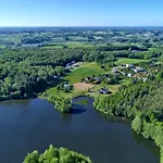 Holiday home Osada Skoczkowo Komfortowe Z Prywatnymi Wannami Hot-tub Nad Jeziorem- Sauna- Balia- Prywatny Staw Wedkarski