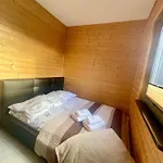 Osada Skoczkowo Komfortowe Z Prywatnymi Wannami Hot-tub Nad Jeziorem- Sauna- Balia- Prywatny Staw Wedkarski Podiazy