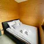 Osada Skoczkowo Komfortowe Z Prywatnymi Wannami Hot-tub Nad Jeziorem- Sauna- Balia- Prywatny Staw Wedkarski Semesterbostad Podiazy