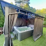 Osada Skoczkowo Komfortowe Z Prywatnymi Wannami Hot-tub Nad Jeziorem- Sauna- Balia- Prywatny Staw Wedkarski Podiazy