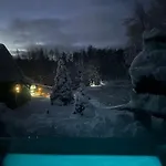 Osada Skoczkowo Komfortowe Z Prywatnymi Wannami Hot-tub Nad Jeziorem- Sauna- Balia- Prywatny Staw Wedkarski Nyaraló Podiazy