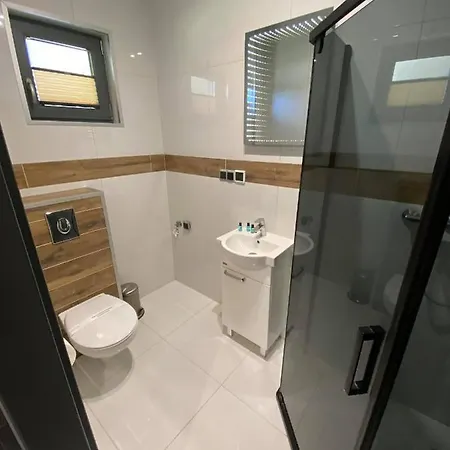 Osada Skoczkowo Komfortowe Domki Z Prywatnymi Jacuzzi Nad Jeziorem- Sauna- Balia-Staw Wedkarski-Basen Z Podgrzewana Woda! Feriehus Podiazy