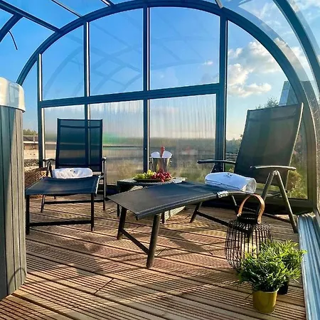 Dom wakacyjny Osada Skoczkowo Z Kominkami, Jacuzzi, Balią I Sauną Nad Jeziorem *