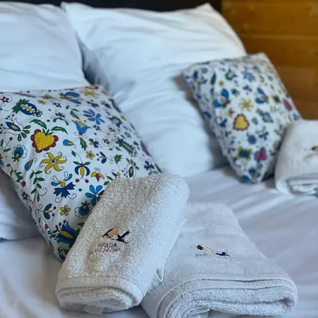 Osada Skoczkowo Z Kominkami, Jacuzzi, Balią I Sauną Nad Jeziorem Podiazy