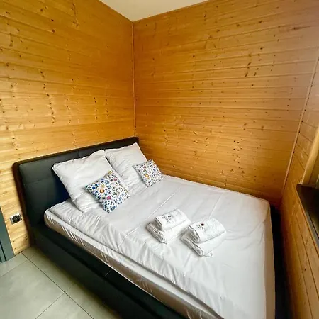 Osada Skoczkowo Komfortowe Domki Z Prywatnymi Jacuzzi Nad Jeziorem- Sauna- Balia-Staw Wedkarski-Basen Z Podgrzewana Woda! Feriehus Podiazy