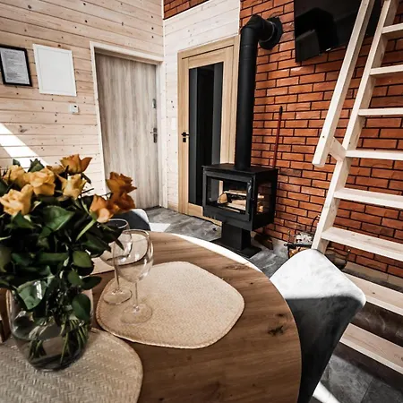 Dom wakacyjny Osada Skoczkowo Komfortowe Z Prywatnymi Wannami Hot-tub Nad Jeziorem- Sauna- Balia- Prywatny Staw Wędkarski *