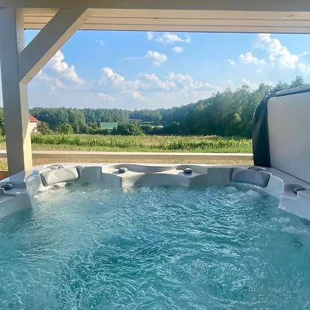 Holiday home Osada Skoczkowo Komfortowe Domki Z Prywatnymi Jacuzzi Nad Jeziorem- Sauna- Balia-Staw Wedkarski-Basen Z Podgrzewana Woda! Podiazy