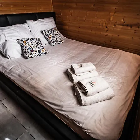 Osada Skoczkowo Komfortowe Z Prywatnymi Wannami Hot-tub Nad Jeziorem- Sauna- Balia- Prywatny Staw Wędkarski Dom wakacyjny