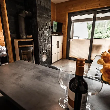 Osada Skoczkowo Z Kominkami, Jacuzzi, Balią I Sauną Nad Jeziorem Podiazy