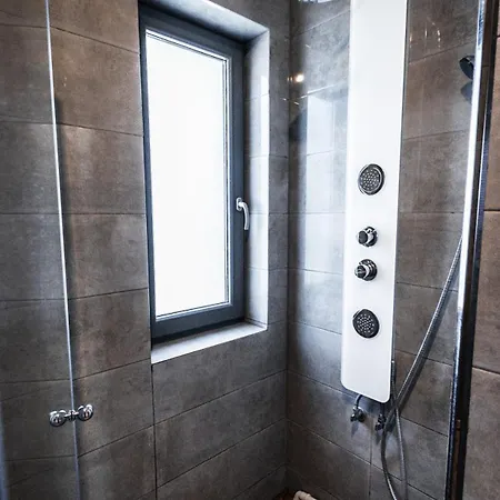 Osada Skoczkowo Komfortowe Z Prywatnymi Wannami Hot-tub Nad Jeziorem- Sauna- Balia- Prywatny Staw Wędkarski * Podiazy