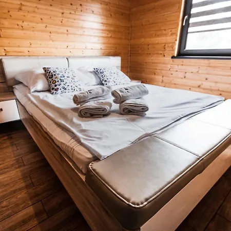 Osada Skoczkowo Komfortowe Domki Z Prywatnymi Jacuzzi Nad Jeziorem- Sauna- Balia-Staw Wedkarski-Basen Z Podgrzewana Woda! Feriehus Podiazy