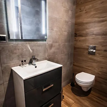 Osada Skoczkowo Komfortowe Z Prywatnymi Wannami Hot-tub Nad Jeziorem- Sauna- Balia- Prywatny Staw Wedkarski Podiazy