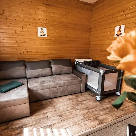 Dom wakacyjny Osada Skoczkowo Z Kominkami, Jacuzzi, Balią I Sauną Nad Jeziorem *