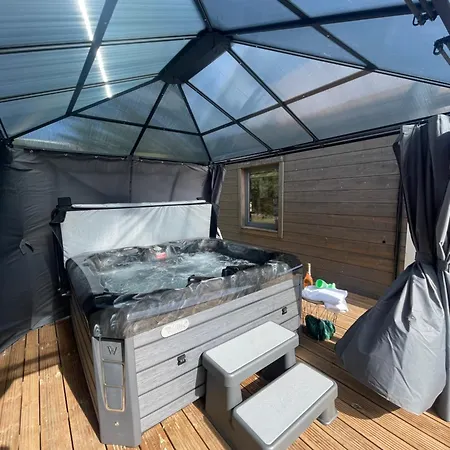 Osada Skoczkowo Z Kominkami, Jacuzzi, Balią I Sauną Nad Jeziorem *