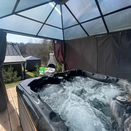 Osada Skoczkowo Z Kominkami, Jacuzzi, Balią I Sauną Nad Jeziorem Dom wakacyjny *