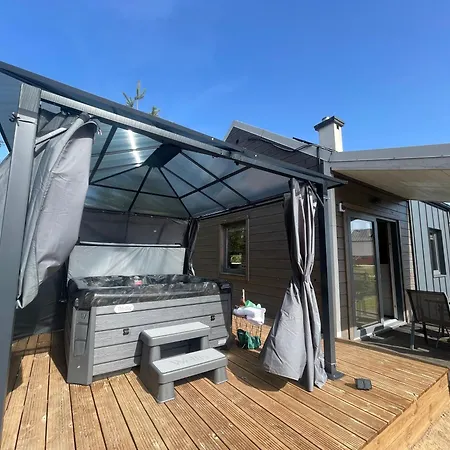 Osada Skoczkowo Komfortowe Z Prywatnymi Wannami Hot-tub Nad Jeziorem- Sauna- Balia- Prywatny Staw Wedkarski * Podiazy