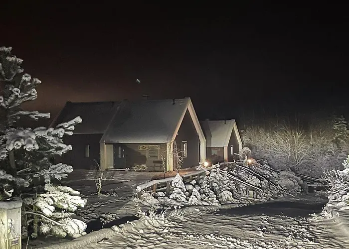 Osada Skoczkowo Komfortowe Z Prywatnymi Wannami Hot-tub Nad Jeziorem- Sauna- Balia- Prywatny Staw Wedkarski בית נופש Podiazy