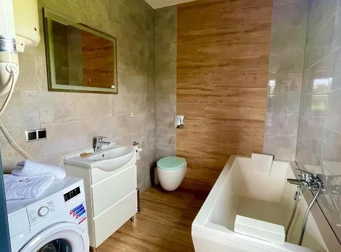 Osada Skoczkowo Komfortowe Z Prywatnymi Wannami Hot-tub Nad Jeziorem- Sauna- Balia- Prywatny Staw Wedkarski * Podiazy