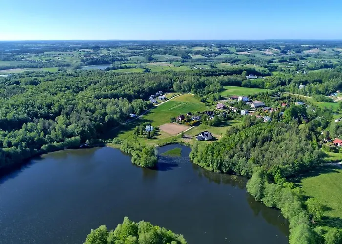 Dom wakacyjny Osada Skoczkowo Komfortowe Z Prywatnymi Wannami Hot-tub Nad Jeziorem- Sauna- Balia- Prywatny Staw Wędkarski