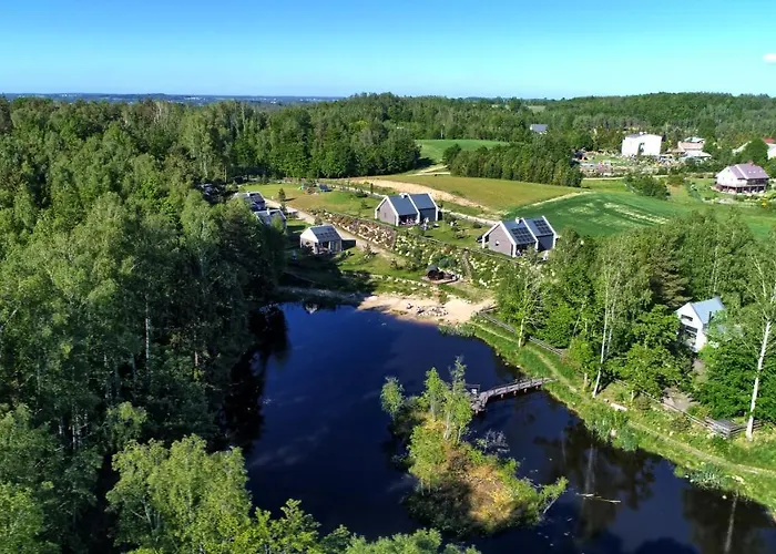 בית נופש Osada Skoczkowo Komfortowe Z Prywatnymi Wannami Hot-tub Nad Jeziorem- Sauna- Balia- Prywatny Staw Wedkarski Podiazy