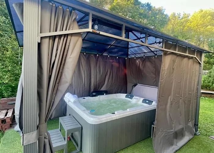 Osada Skoczkowo Komfortowe Z Prywatnymi Wannami Hot-tub Nad Jeziorem- Sauna- Balia- Prywatny Staw Wedkarski Podiazy