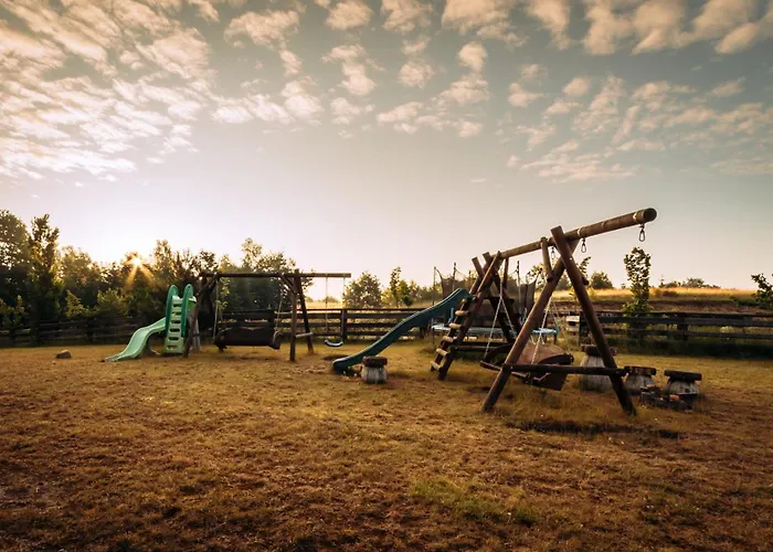 Osada Skoczkowo Komfortowe Z Prywatnymi Wannami Hot-tub Nad Jeziorem- Sauna- Balia- Prywatny Staw Wędkarski *