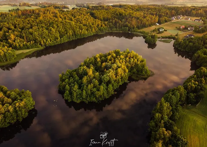 Dom wakacyjny Osada Skoczkowo Komfortowe Z Prywatnymi Wannami Hot-tub Nad Jeziorem- Sauna- Balia- Prywatny Staw Wędkarski Podiazy
