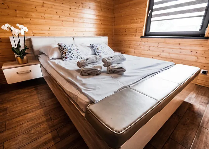 Osada Skoczkowo Komfortowe Z Prywatnymi Wannami Hot-tub Nad Jeziorem- Sauna- Balia- Prywatny Staw Wedkarski בית נופש Podiazy