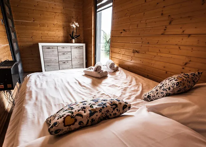 בית נופש Osada Skoczkowo Komfortowe Z Prywatnymi Wannami Hot-tub Nad Jeziorem- Sauna- Balia- Prywatny Staw Wedkarski