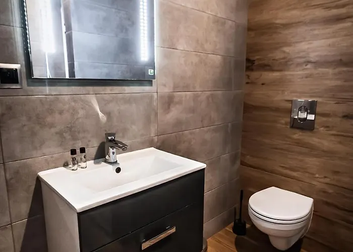 Osada Skoczkowo Komfortowe Z Prywatnymi Wannami Hot-tub Nad Jeziorem- Sauna- Balia- Prywatny Staw Wedkarski Podiazy