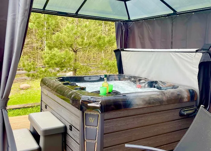 בית נופש Osada Skoczkowo Komfortowe Z Prywatnymi Wannami Hot-tub Nad Jeziorem- Sauna- Balia- Prywatny Staw Wedkarski